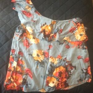 NWOT. Never worn. Boutique One shoulder floral top